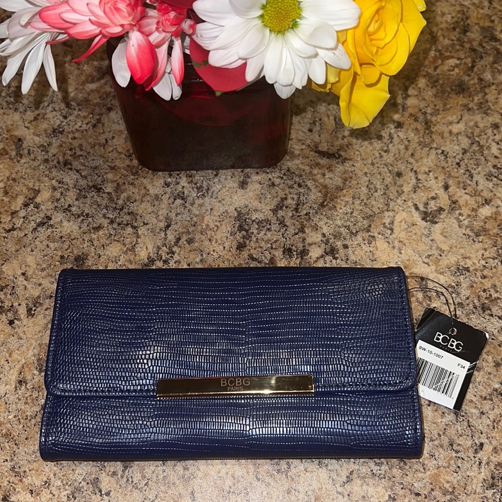 BCBG Wallet NWT